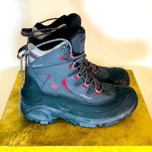 Columbia hiking water proof Boots